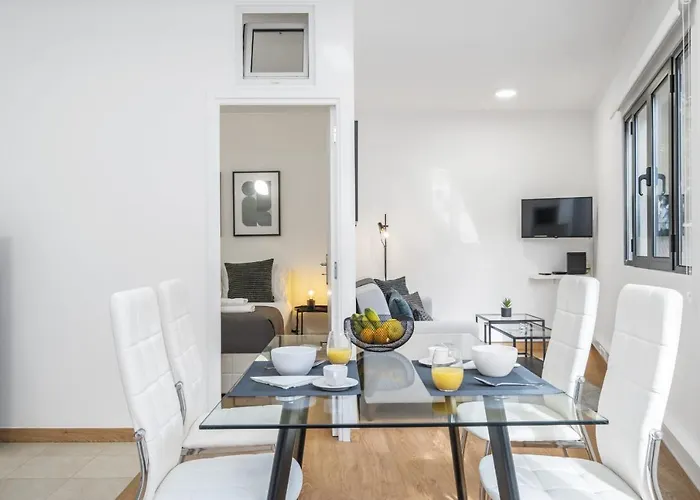 Loft By Homie Apartment